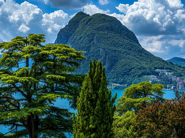 Rare Lakefront Penthouse in Lugano – Available to Non-Swiss Buyers 19