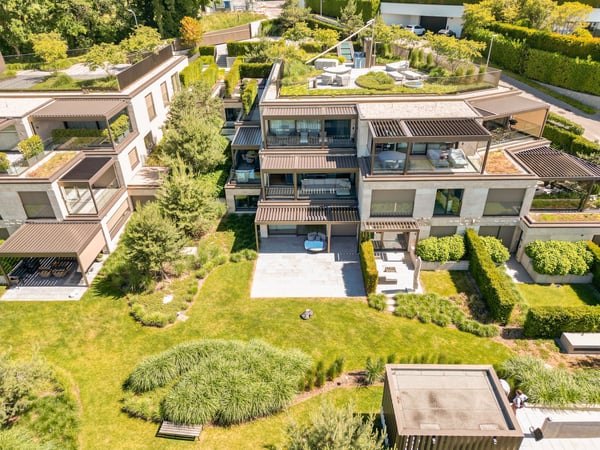 Exklusive Gartenresidenz über dem Zürichsee 2
