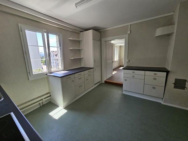Charmante 4.5-Zimmer-Maisonette-Wohnung im Altbau – Uster 3