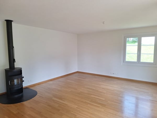 Ruhige und sonnige 3-Zimmerwohnung mit grossem Balkon im Dorfteil Ringlikon 2