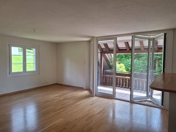 Ruhige und sonnige 3-Zimmerwohnung mit grossem Balkon im Dorfteil Ringlikon 3
