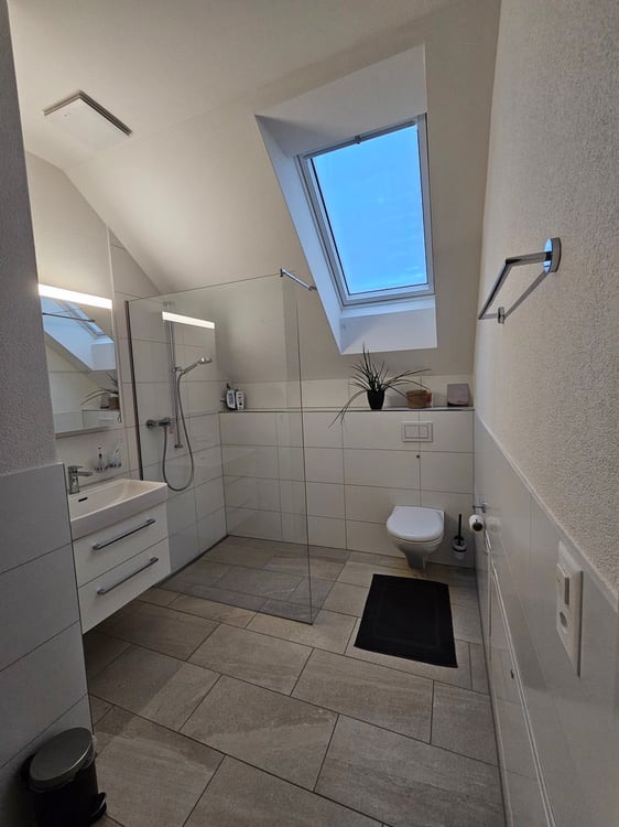 Charmante 2.5-Zimmer-Dachwohnung in Hittnau – modern, ruhig und hell 5