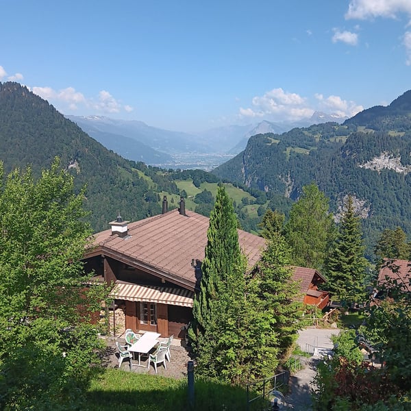 Charmantes 3.5-Zimmer Ferien - Chalet mit Panoramablick in Grüsch 2