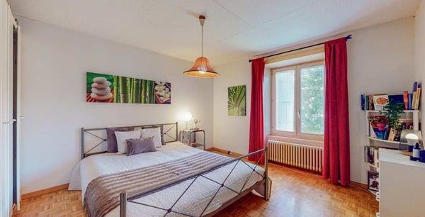 Charmante maison de deux appartements à Oleyres (3.5 et 4.5) avec jardins et places de parc séparés 3