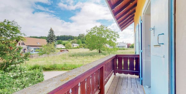 Charmante maison de deux appartements à Oleyres (3.5 et 4.5) avec jardins et places de parc séparés 7