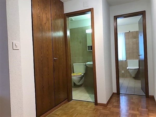Komfortable und rustikale, helle 4 1/2 Zimmer Bijou-Wohnung im Dorfkern von Oetwil an der Limmat 2