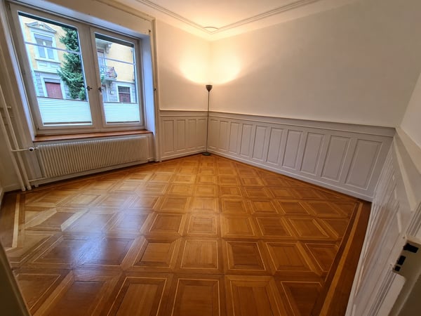 Charmante 3-Zimmer-Altbauwohnung an der Bremgartnerstrasse in Wiedikon 2