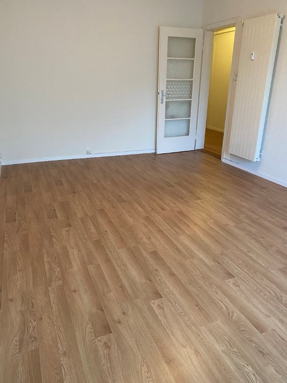 Charmante 3.5-Zimmer-Wohnung mit Balkon in Basel – Reinacherstrasse 3