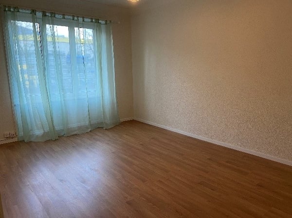 Charmante 3.5-Zimmer-Wohnung mit Balkon in Basel – Reinacherstrasse 5