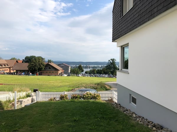 Freistehendes Einfamilienhaus mit großem Garten und Seesicht 1