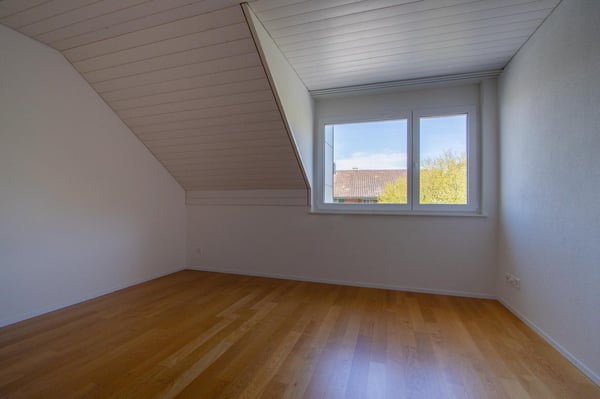Helle 4.5-Zimmer-Dachwohnung mit Balkon in Kallnach 5