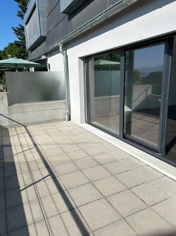 Maison mitoyenne moderne de 5.5 pièces à Romont – Vue imprenable et cadre paisible 9