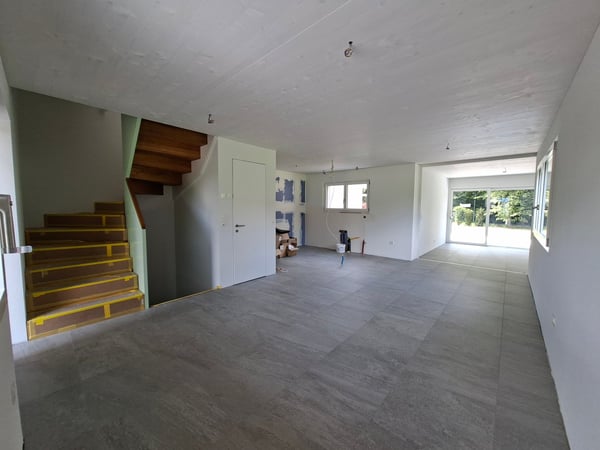 Erstvermietung 4.5-Zimmer-Reihenhaus mit zusätzlichem Hobbyraum (UG) Birsigstrasse 7 in Biel-Benken 5
