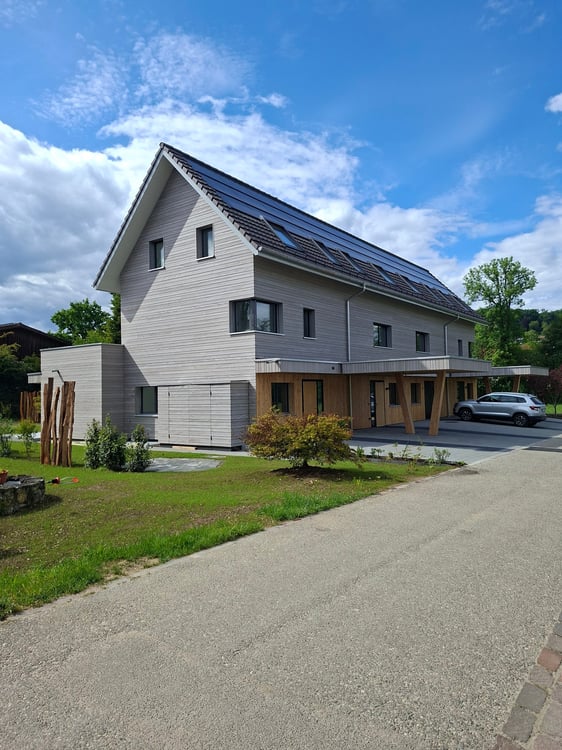 Erstvermietung 4.5-Zimmer-Reihenhaus mit zusätzlichem Hobbyraum (UG) Birsigstrasse 7 in Biel-Benken 2