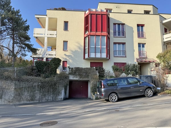 Einstellhallenplatz an der Segantinistrasse in Zürich-Höngg 5