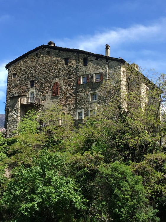 Renovierter Keller mit grosser Terrasse 8