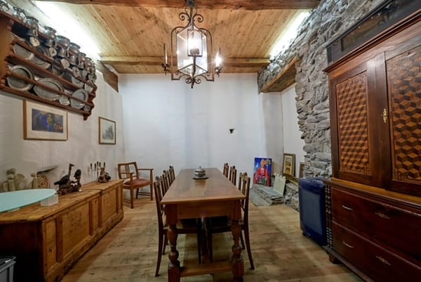 Renovierter Keller mit grosser Terrasse 9
