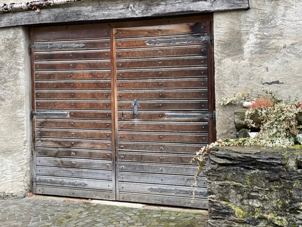 Renovierter Keller mit grosser Terrasse 3