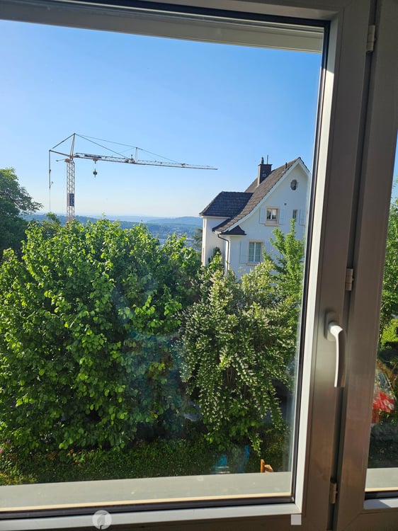 Charmant appart de 3,5 pces au 1er étage avec balcon à Bienne - 3.5-Zimmer-Wohnung im 1 OG in Biel 3