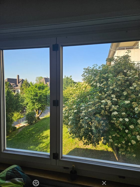 Charmant appart de 3,5 pces au 1er étage avec balcon à Bienne - 3.5-Zimmer-Wohnung im 1 OG in Biel 1