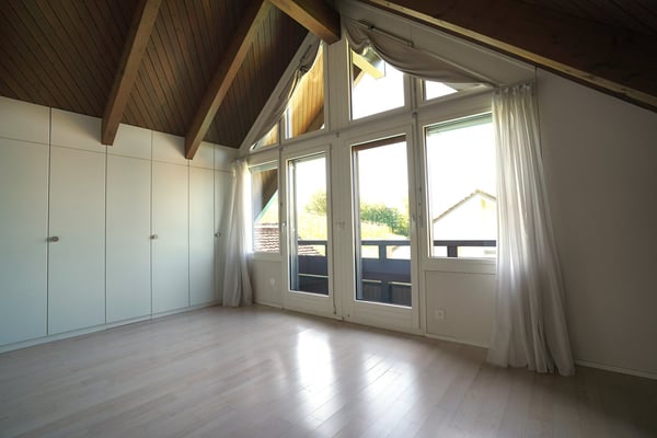Freistehendes 4 ½ Zimmer-Einfamilienhaus mit Garten & Pool 9