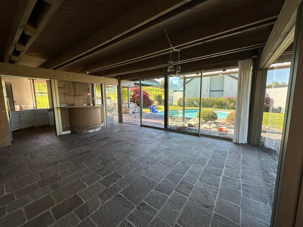 Freistehendes 4 ½ Zimmer-Einfamilienhaus mit Garten & Pool 6