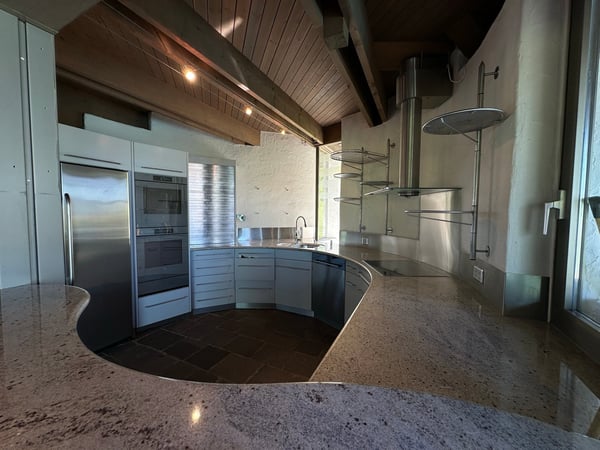 Freistehendes 4 ½ Zimmer-Einfamilienhaus mit Garten & Pool 8