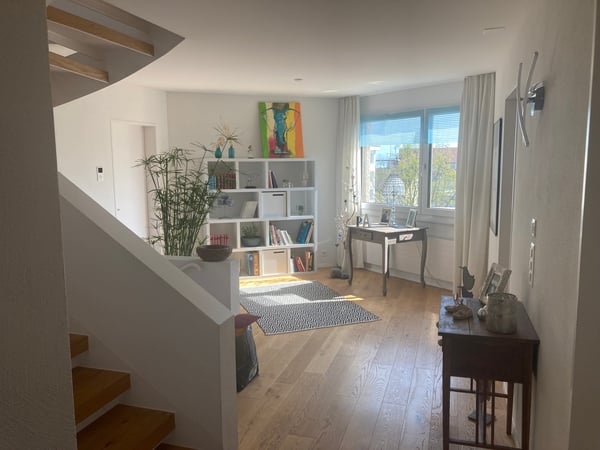 Sehr grosszügige 4.5-Zimmer-Wohnung mit grossem Balkon an zentralster Lage in Wädenswil 5