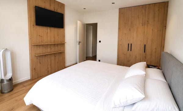 Appartement 4.5 pièces lumineux et rénové à Genève – Eaux-Vives 5