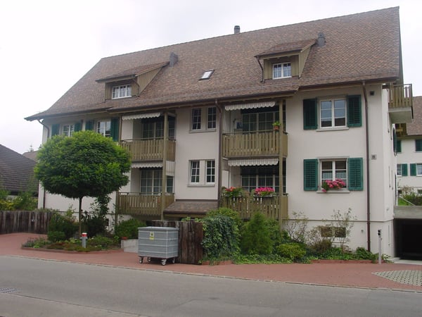 Charmante 3.5-Zimmer-Wohnung mit Balkone, Terrasse und Garage in Rafz 5
