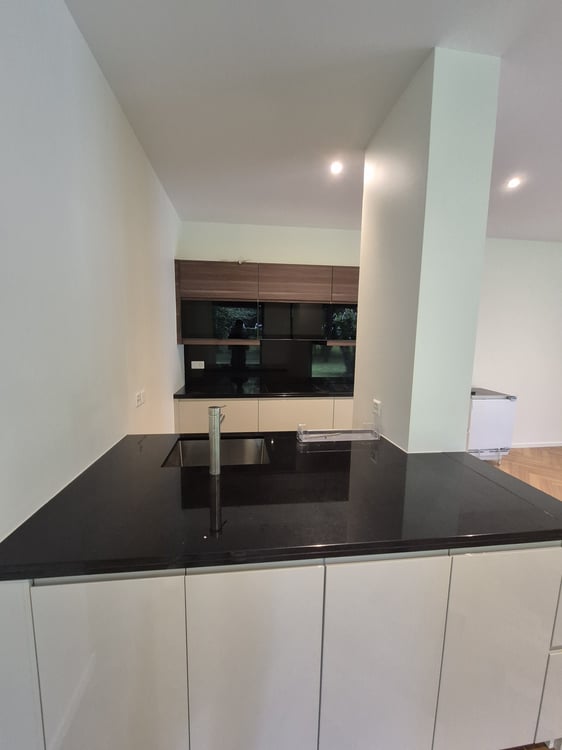 Appartement 4.5 pièces rénové avec vue et balcon – Genève 1208 2