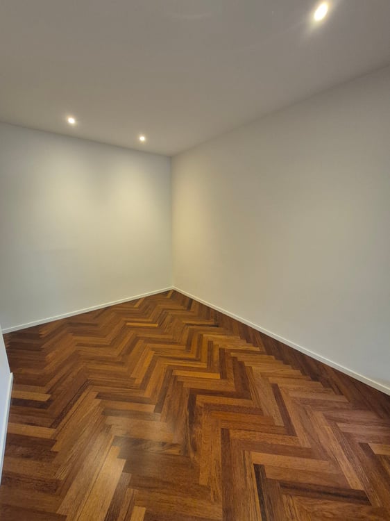 Appartement 4.5 pièces rénové avec vue et balcon – Genève 1208 3