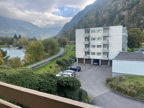 4.5-Zimmer-Wohnung mit 2 Balkonen und Garage in Erstfeld 4