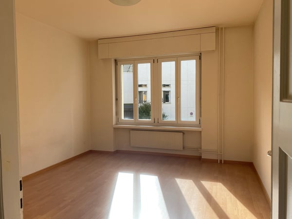 Charmante 3.5-Zimmer-Altbauwohnung mit zwei Balkonen 12