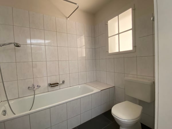 Charmante 3.5-Zimmer-Altbauwohnung mit zwei Balkonen 9