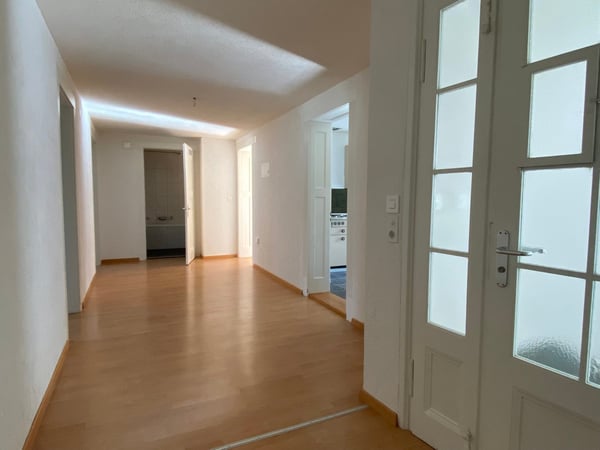 Charmante 3.5-Zimmer-Altbauwohnung mit zwei Balkonen 2