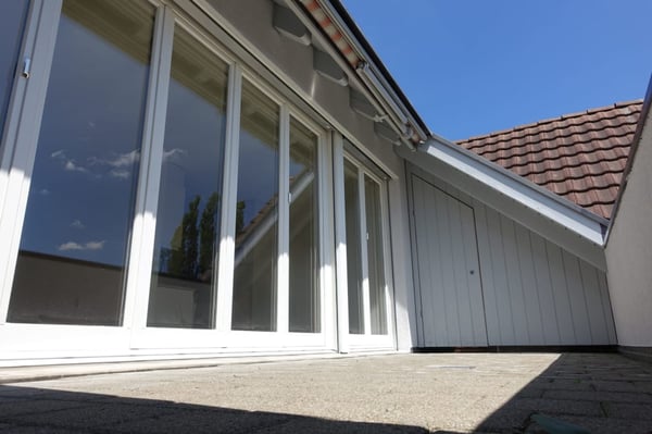 Schöne und grosszügige 4.5 Zimmer Wohnung mit viel Privatsphäre und Weitblick 2