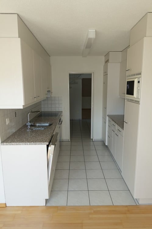Schöne und grosszügige 4.5 Zimmer Wohnung mit viel Privatsphäre und Weitblick 5