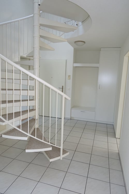Schöne und grosszügige 4.5 Zimmer Wohnung mit viel Privatsphäre und Weitblick 7