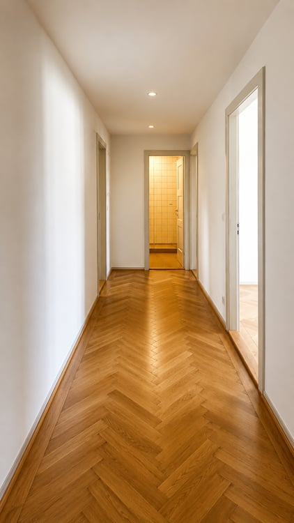 Charmante 2.5-Zimmer-Altbauwohnung mit Balkon und schöner Aussicht in Zürich-Wiedikon 2