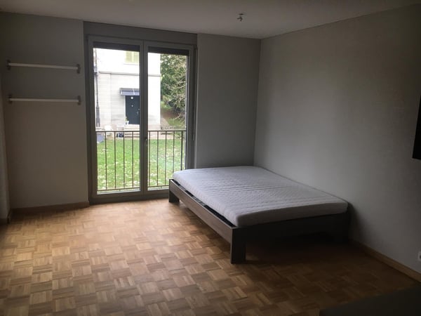 An bester, erhöhter Wohnlage direkt oberhalb Bahnhof Seebach mit Blick ins Grüne 6