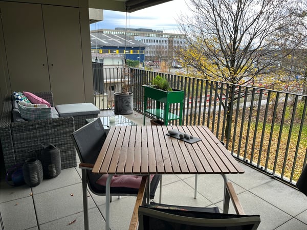 Helle 3.5-Zimmer-Wohnung mit Balkon und Garage in Baar 3