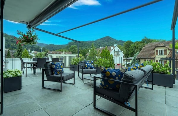Charmante 5.5-Zimmer-Dachwohnung mit Bergblick in Büsserach 13