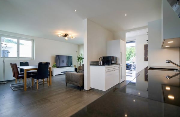 Charmante 5.5-Zimmer-Dachwohnung mit Bergblick in Büsserach 10