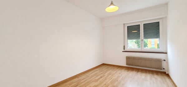 Günstige, komplett renovierte 4-Zimmer-Wohnung an ruhiger Lage in Adliswil 6