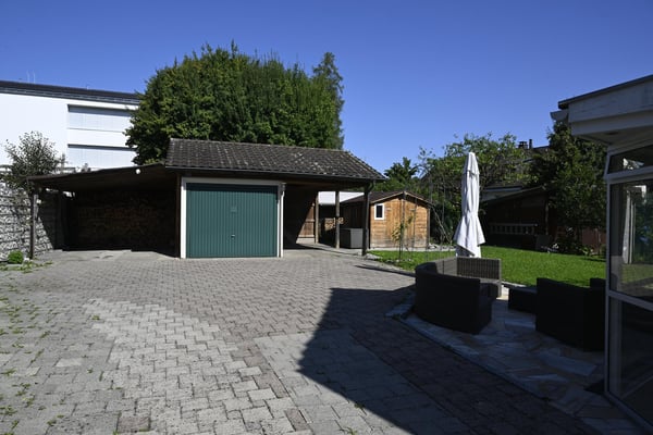 Charmantes 5-Zimmer-Reihenhaus an der Binzikerstrasse in Grüningen 2