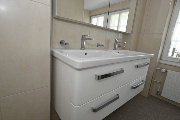 Charmantes 5-Zimmer-Reihenhaus an der Binzikerstrasse in Grüningen 13