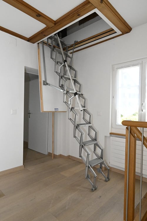 Charmantes 5-Zimmer-Reihenhaus an der Binzikerstrasse in Grüningen 16