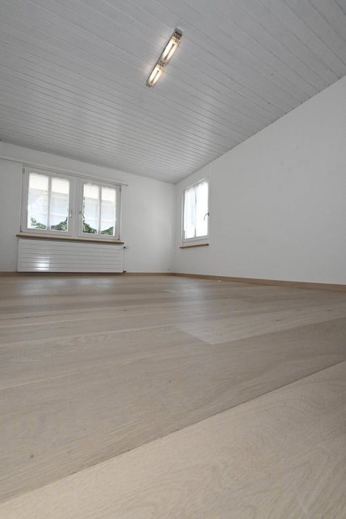 Charmantes 5-Zimmer-Reihenhaus an der Binzikerstrasse in Grüningen 8