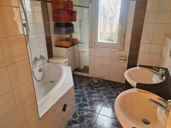 4.5-Room Ground Floor Apartment in Menzingen Furnished Temporary 2